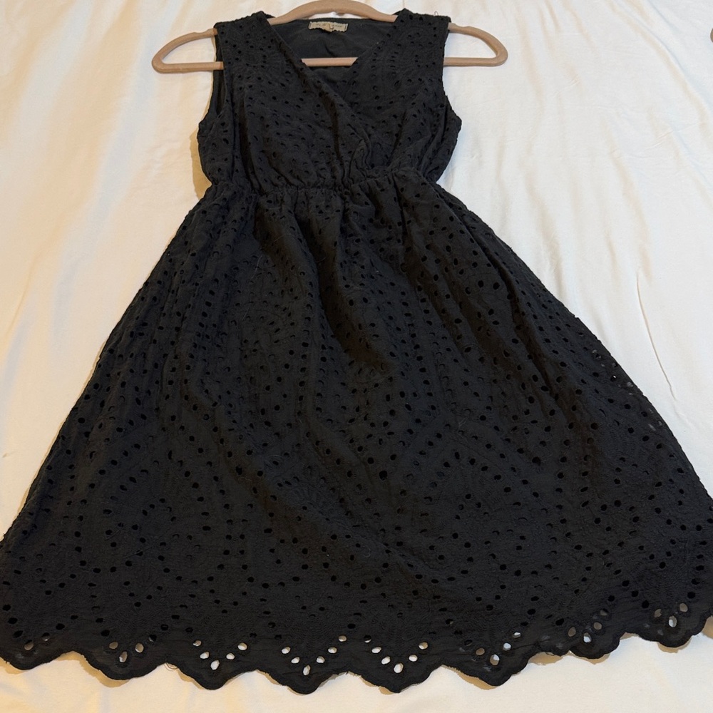 Elegant Sleeveless Black Eyelet Midi Dress